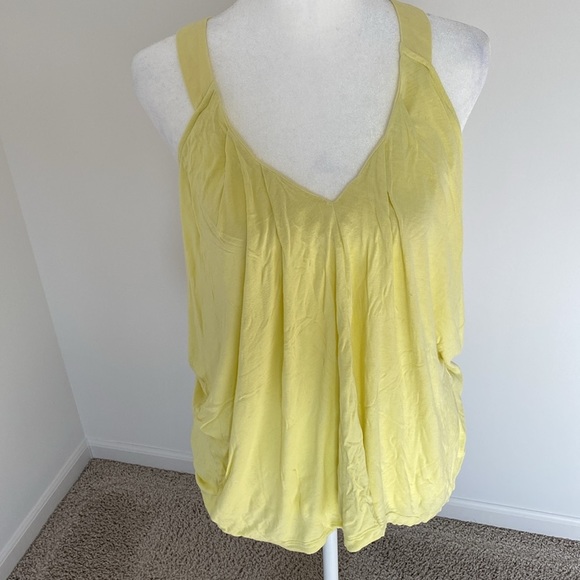 Tops - Yellow Flowy Tank Top💕